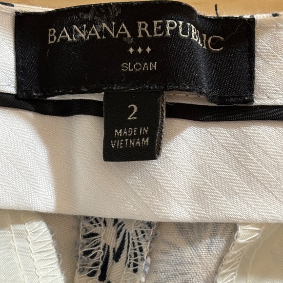Banana Republic Sloan Capri Pants. - Picture 3 of 3